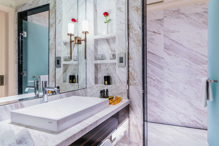 Bathroom 7