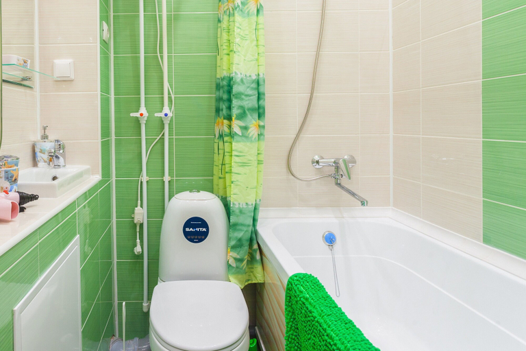 Bathroom 3, Apartment Graf Orlov 8, Sankt-Peterburg gorsovet