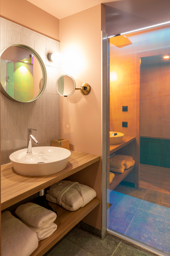 Bathroom 4, Aiden by Best Western Clermont-Ferrand, Puy-de-Dôme