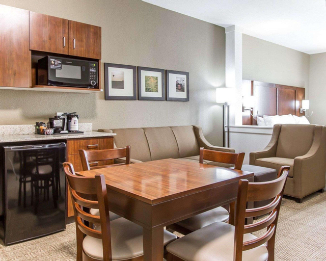 Dining Room 1