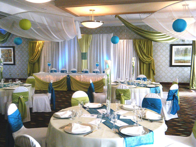 Food & Drinks 5, Hampton Inn & Suites by Hilton Brantford Confer, Brant