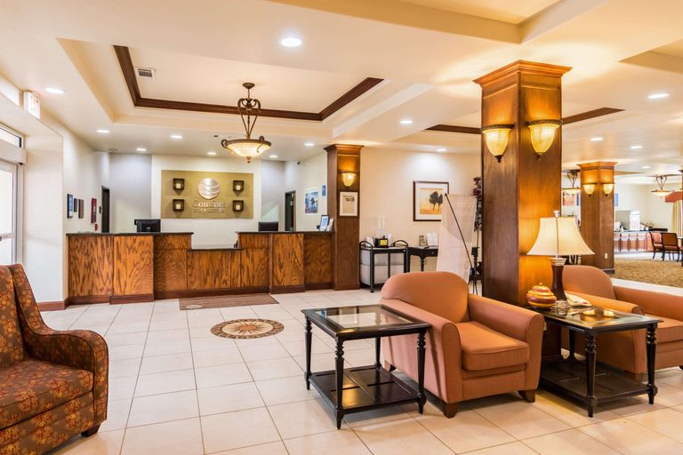 Public Area 3, Baymont Inn & Suites by Wyndham Glen Rose, Somervell
