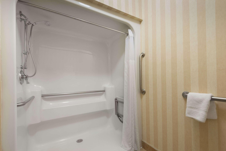 Bathroom 4, Baymont by Wyndham Colorado Springs, El Paso