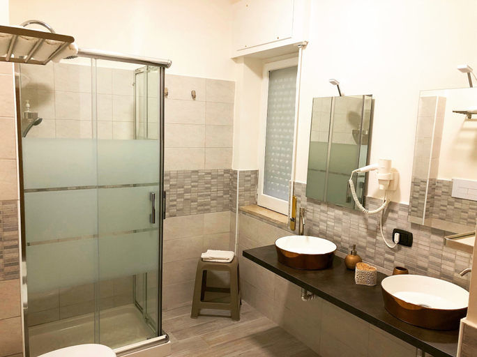 Bathroom 4, B&B Casa Cupiello, Napoli