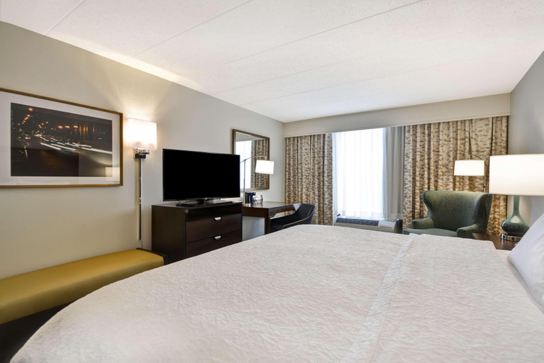 Bedroom 4, Hampton Inn Chicago/Naperville, Dupage