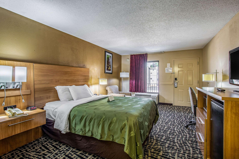 Bedroom 4, Quality Inn Bowling Green, Warren