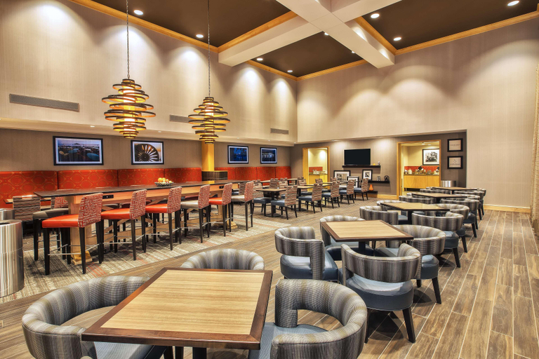 Food & Drinks 5, Hampton Inn & Suites Madison West, Dane