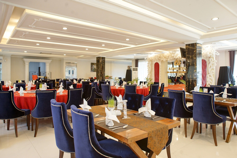 Adhiwangsa Hotel and Convention Hall, Solo
