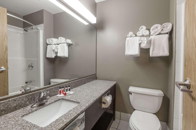 Bathroom 4, Super 8 by Wyndham Vermilion, Division No. 10