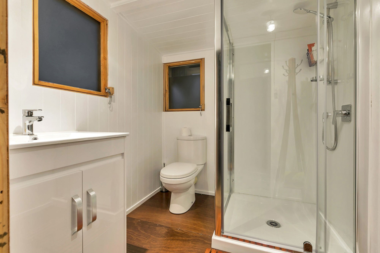 Bathroom 4, Luxury Under Canvas, Franklin