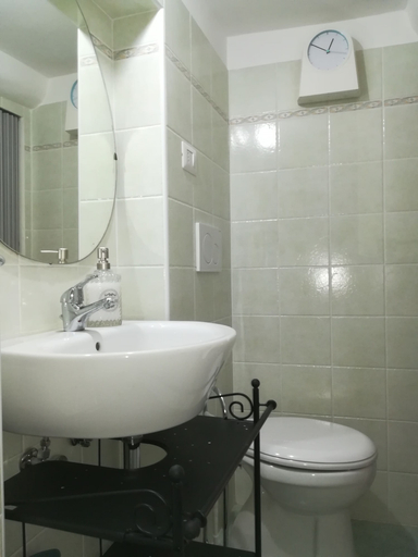 Bathroom 4, La Dimora del Marinaio, Genova