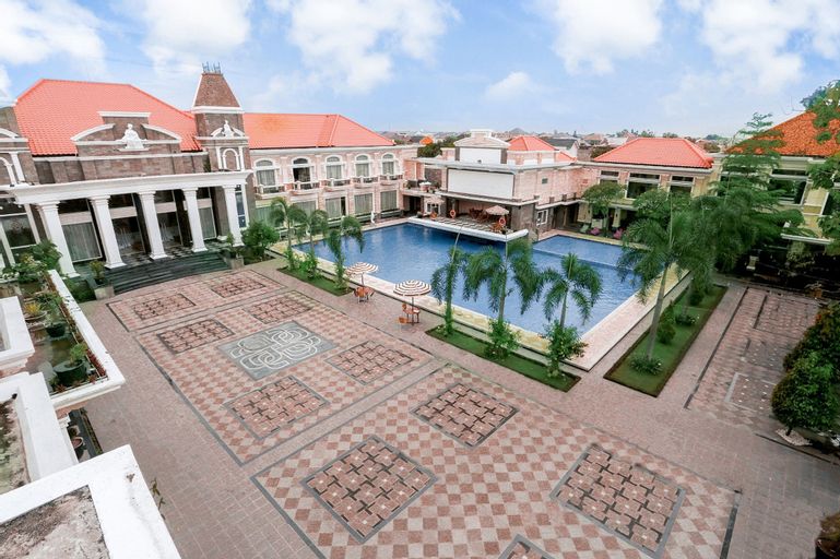 Adhiwangsa Hotel and Convention Hall, Solo