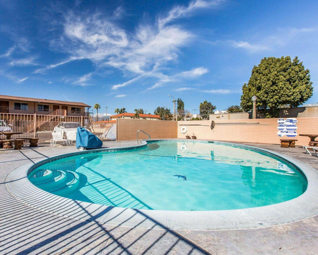Sport & Beauty 5, Rodeway Inn San Bernardino, San Bernardino