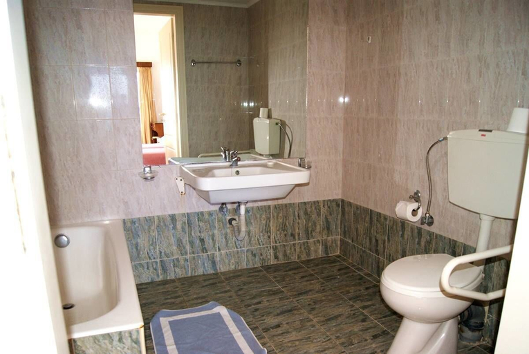 Bathroom 5, Nautica Hotel Apartments, Crete