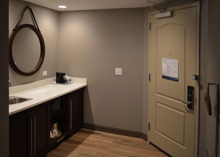 Bathroom, Hampton Inn and Suites Philadelphia/Media, PA, Delaware