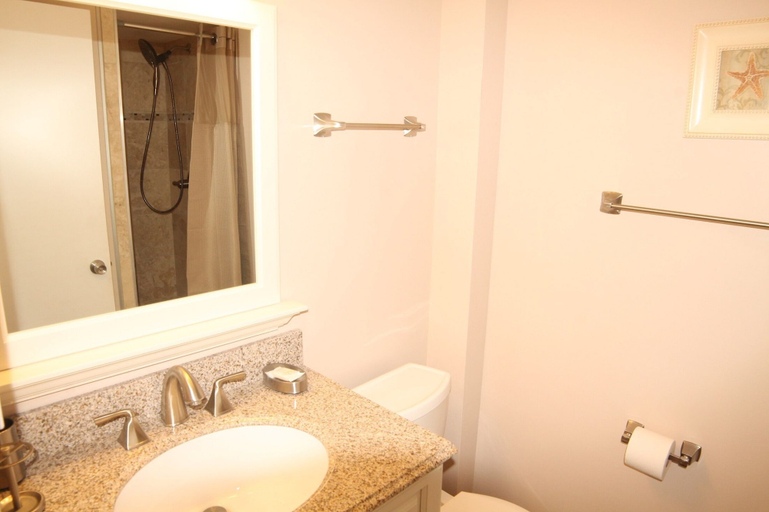 Bathroom 5, Summerhouse 151, Saint Johns