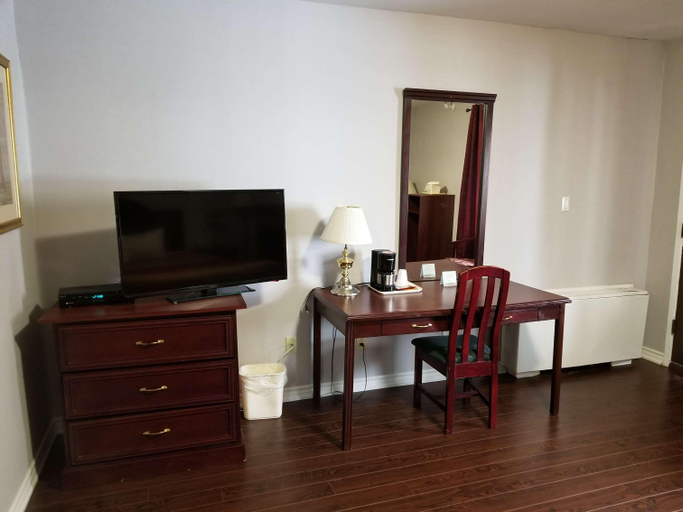 Bedroom 4, Baymont by Wyndham Montreal Airport, Montréal