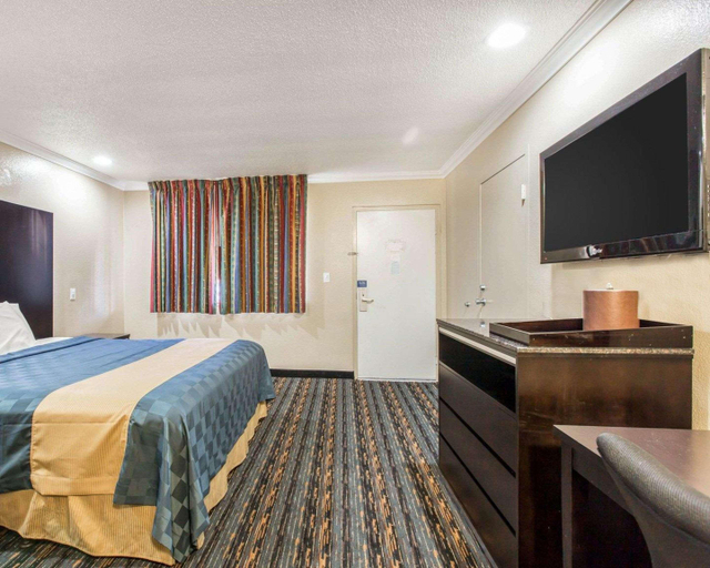 Bedroom 4, Rodeway Inn San Bernardino, San Bernardino