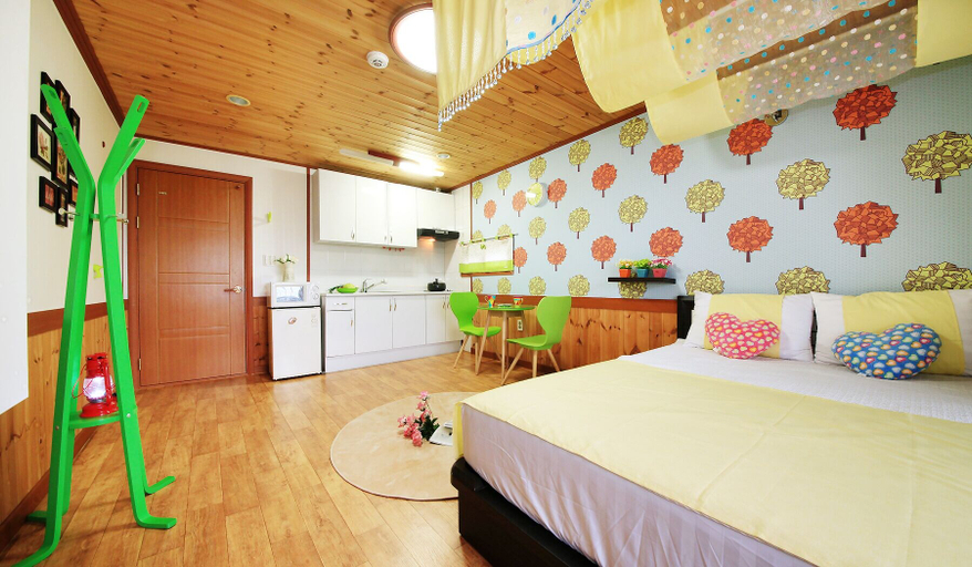 Bedroom 3, Lake Scenery Pension, Gangneung