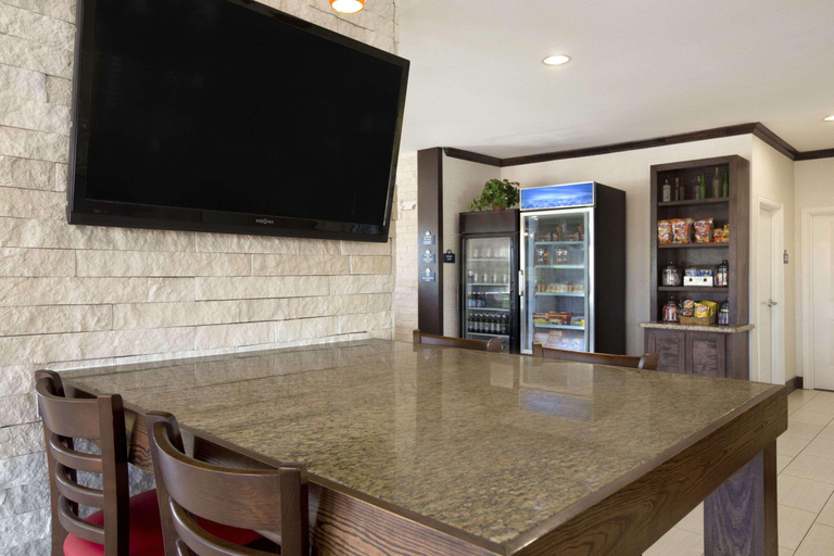 Public Area 2, Days Inn & Suites by Wyndham Gonzales TX, Gonzales
