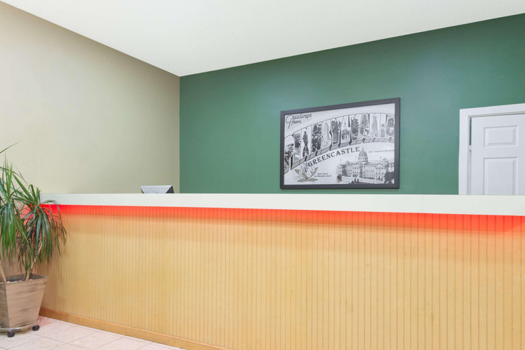 Public Area 2, Super 8 by Wyndham Greencastle, Franklin