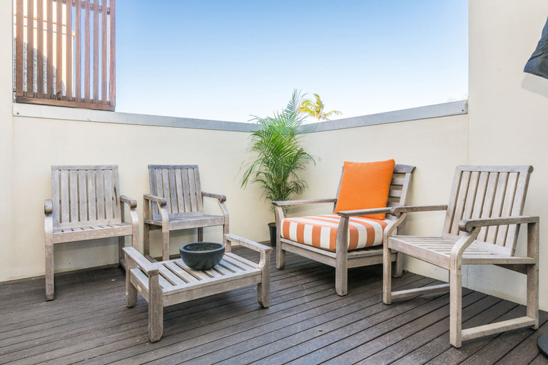 Others 5, Your Luxury Escape - On The Bay, Byron
