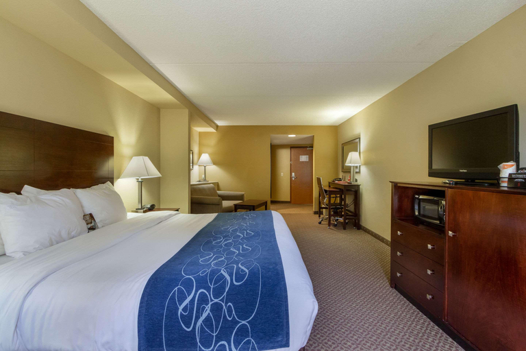 Bedroom 3, Comfort Suites Near Gettysburg Battlefield Visitor, Adams