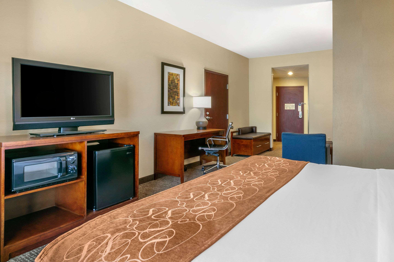 Bedroom 3, Comfort Suites Forrest City Area, Saint Francis
