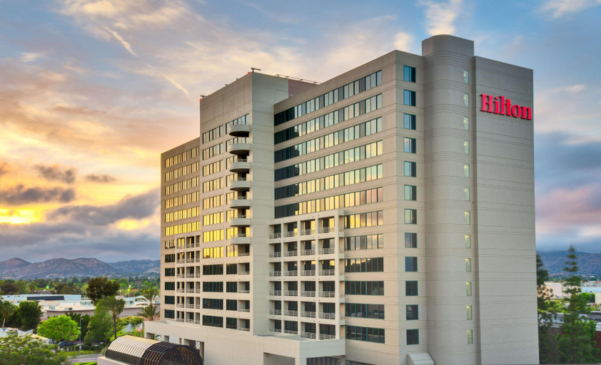 Exterior & Views 2, Hilton Woodland Hills / Los Angeles, Los Angeles
