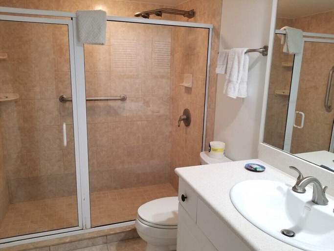 Bathroom 3, Colony Reef 2102, Saint Johns