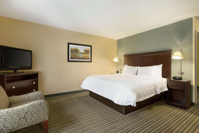 Bedroom 3, Hampton Inn & Suites Thousand Oaks, CA, Ventura