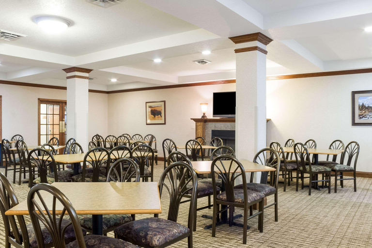 Food & Drinks 5, Comfort Inn & Suites, Custer