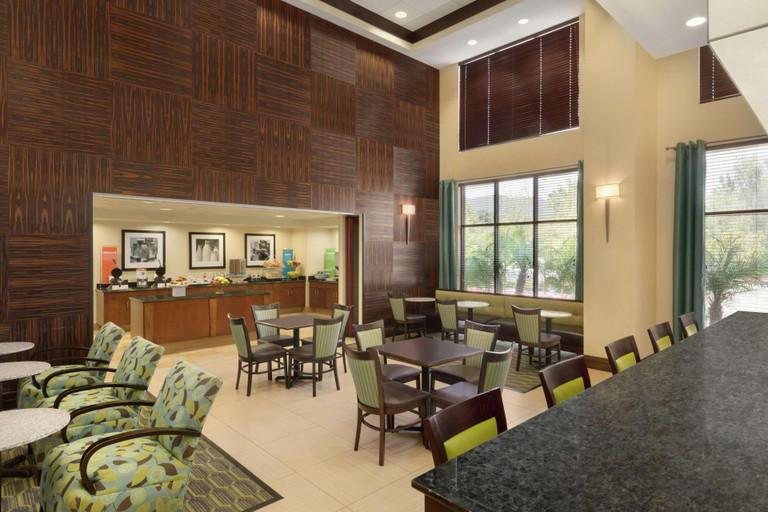 Food & Drinks 5, Hampton Inn & Suites Thousand Oaks, CA, Ventura