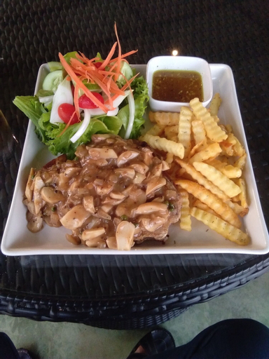 Baan Chai Thung, Doi Saket