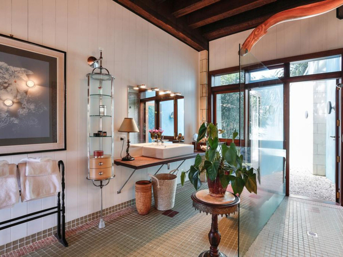 Bathroom 5, Donkey Bay Inn, Far North