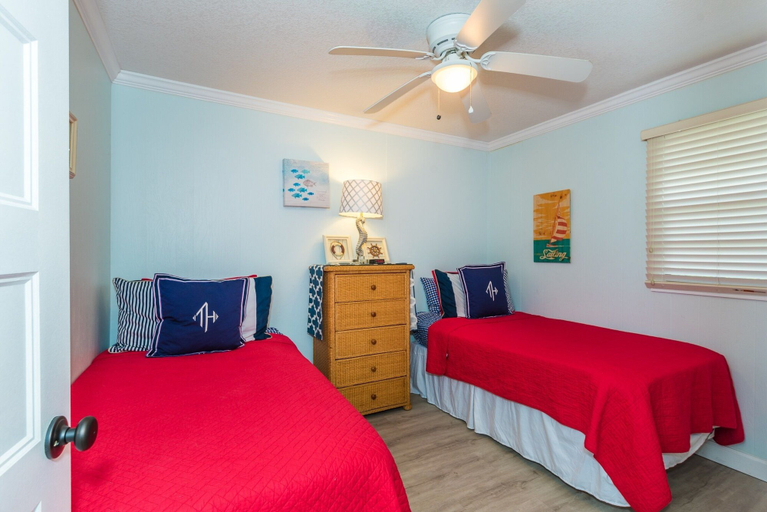 Bedroom 4, St. Anne's Cottage, Saint Johns