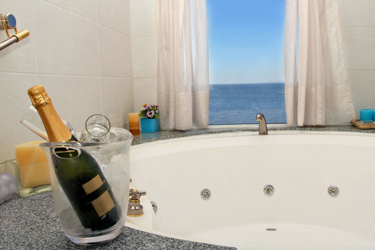 Bathroom 5, Marina del Faro Resort, Rió Hondo