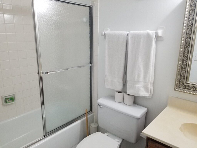 Bathroom, Summerhouse 430, Saint Johns
