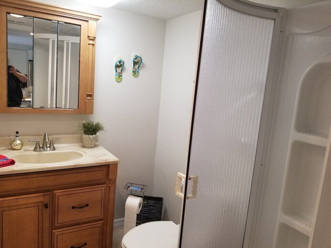 Bathroom 5, Pelican Inlet E134, Saint Johns