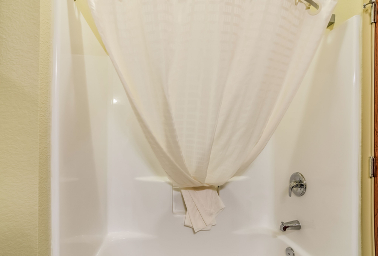 Bathroom 3, Cobblestone Inn & Suites - Anthony, Harper