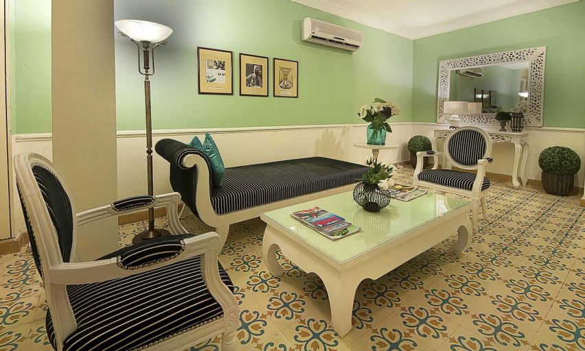 Hotel Ajanta, West
