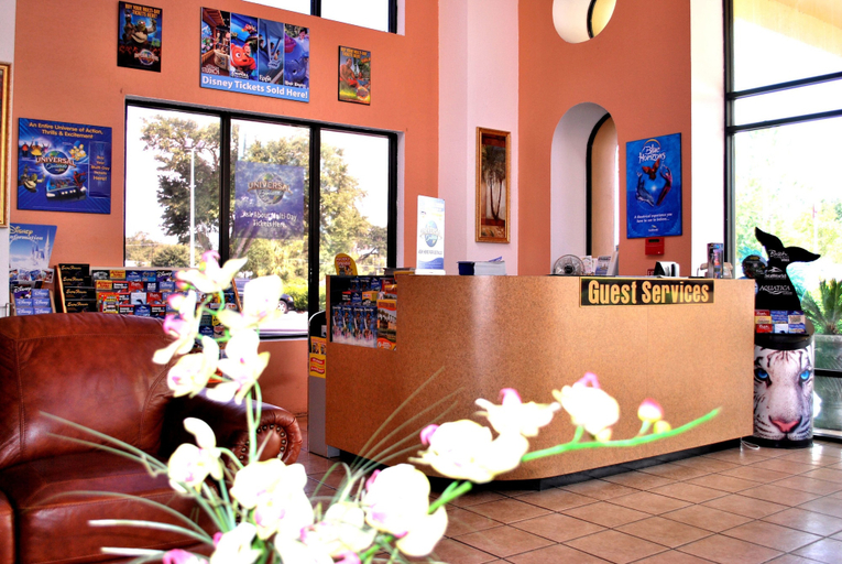 Public Area 2, Howard Johnson by Wyndham Tropical Palms Kissimmee, Osceola