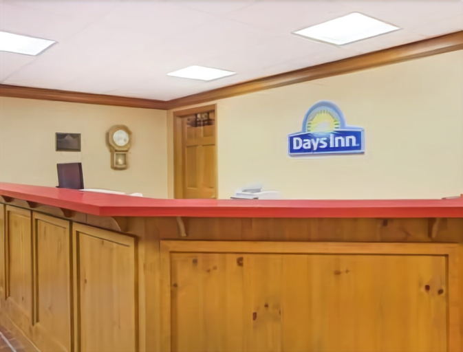 Public Area 2, Days Inn by Wyndham Auburn, De Kalb