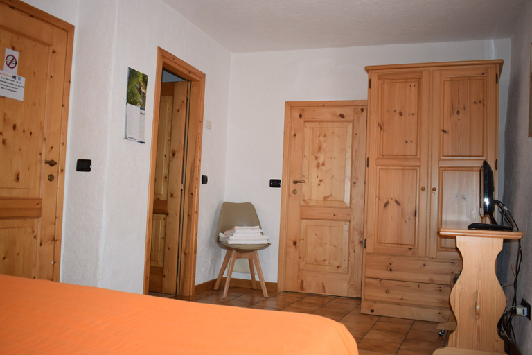 Bedroom 4, Italo-Svizzero, Sondrio