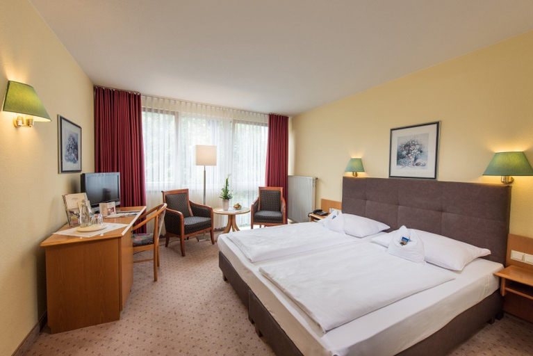 Bedroom 3, Göbel's Sophien Hotel, Eisenach