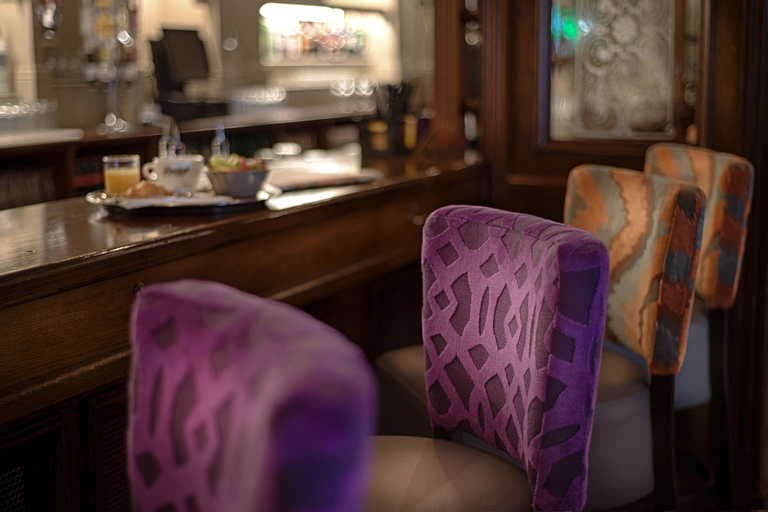 Woodford Dolmen Hotel,