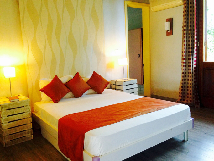 Bedroom 2, Le Gite du Bonheur, Black River