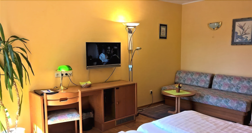 Bedroom 3, Hotel-Restaurant Zum Goldenen Stern, Werra-Meißner-Kreis