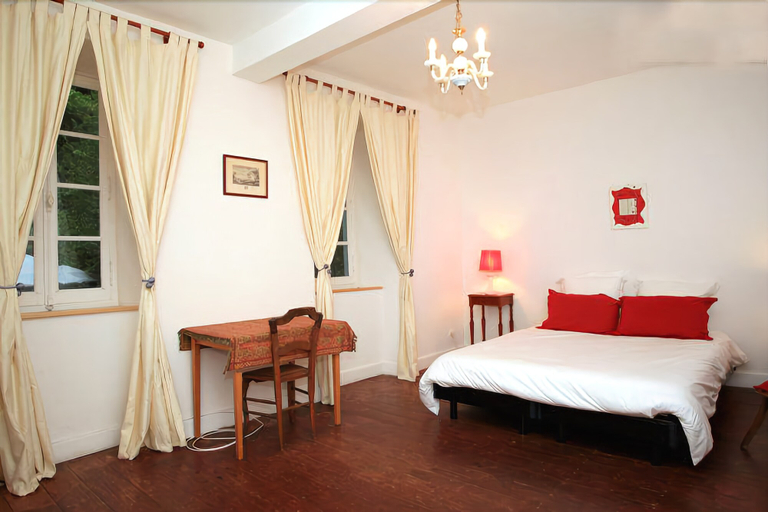 Bedroom 4, L'affable Les cammazes, Tarn