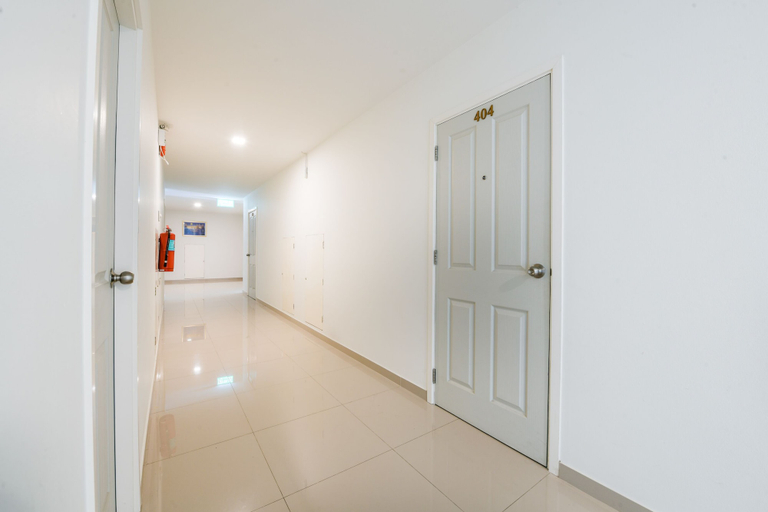 Bathroom 5, Baan Hinwong, Sattahip